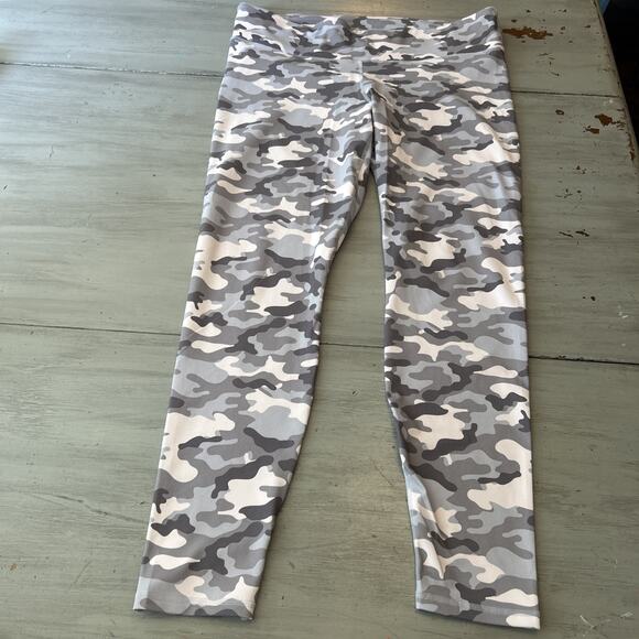 Fabletics Powerhold Gray Light Pink Camo High Waisted Legging Sz XXL - Picture 1 of 9